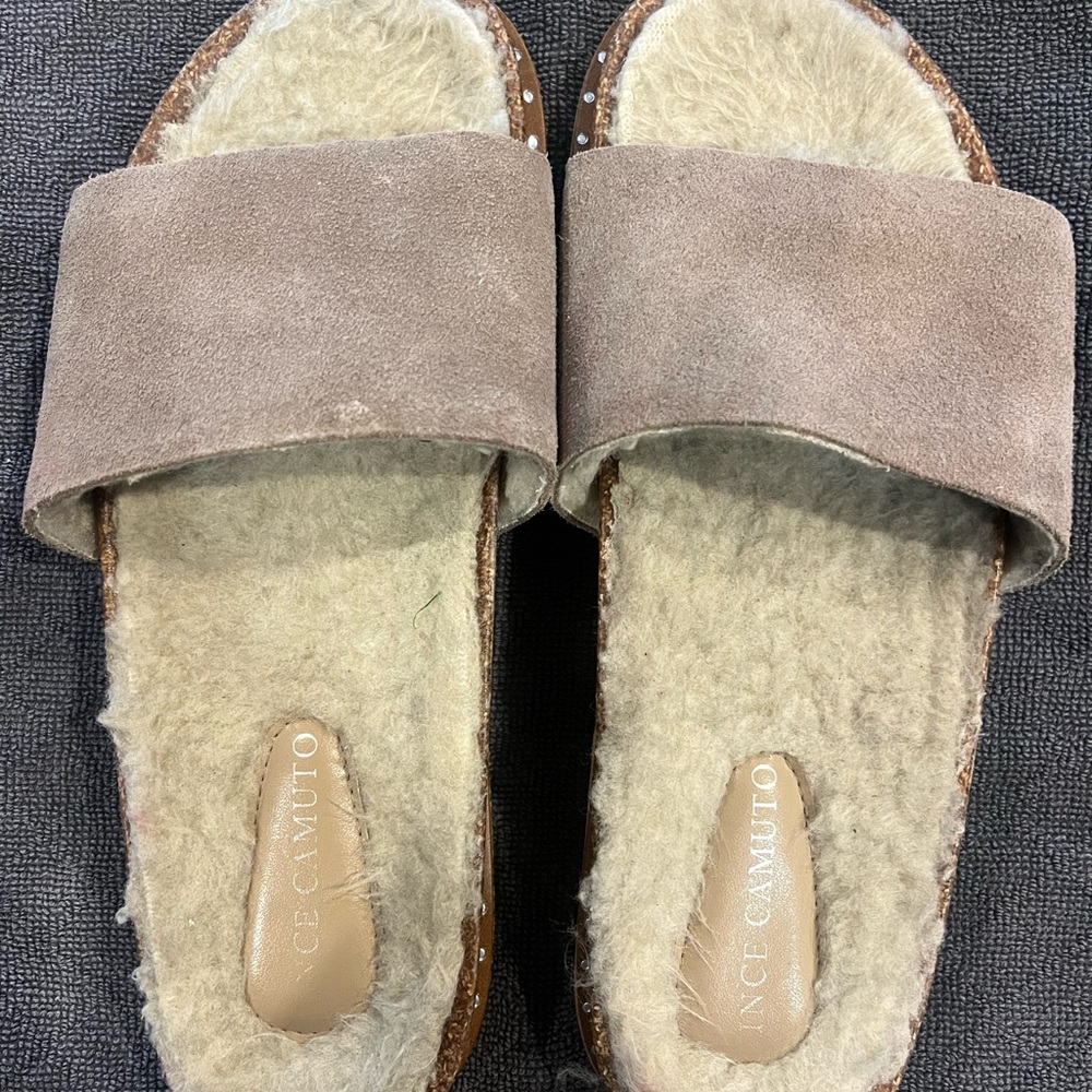 NWOT Vince Camuto Fur Slides